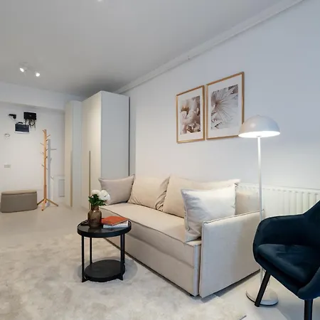 Apartament 917 - Address